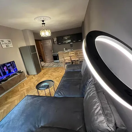 Apartment Petya's Two Bedroom Near The Sea Garden. *