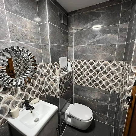 Apartment Petya's Two Bedroom Near The Sea Garden. *
