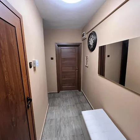 Petya's Two Bedroom Near The Sea Garden. Varna