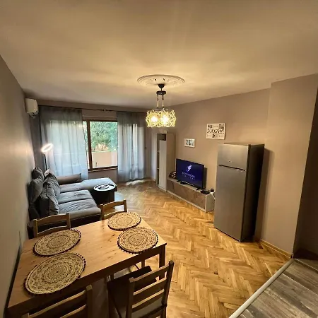 Apartment Petya's Two Bedroom Near The Sea Garden. Varna
